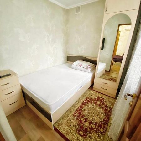 Apartments Ahmetova 4 21 Alma-Ata Buitenkant foto
