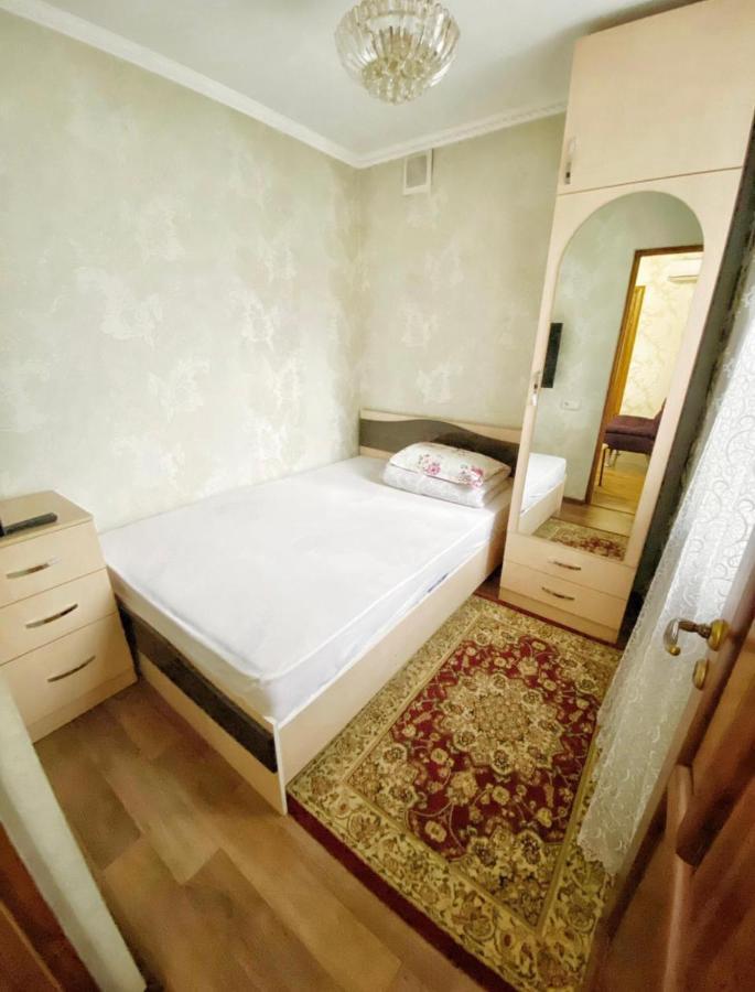 Apartments Ahmetova 4 21 Alma-Ata Buitenkant foto